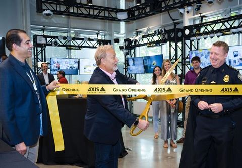 Atlanta Axis Experience Center fejrede sin Grand Opening med en formel ceremoni den 26. maj.