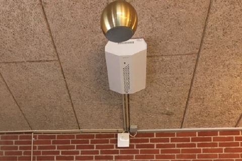 Tågekanoner sikrer nu produktionslokalerne hos Frederiksen Scientific i Ølgod.