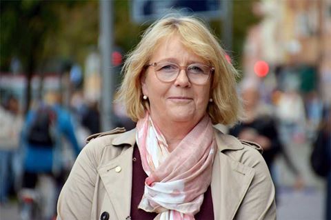 Iréne Svenonius, finansregionråd i Region Stockholm, har engagerat sig hårt för att sjukhusen ska slippa söka tillstånd för säkerhetskameror.
