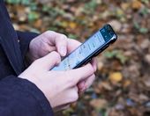 Meta uppmanar användare att tänka efter och verifiera avsändaren innan de svarar på ovanliga meddelanden, särskilt om de utlovar snabba pengar.