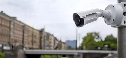”Edge processing” genererar både affärsdata – handlingsbara insikter som härrör direkt från scenen – och metadata, som beskriver objekten och scenerna i den. 