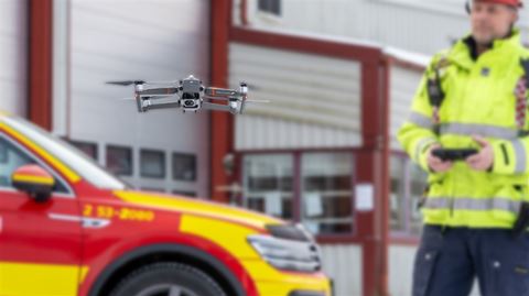 Inom civilt försvar kan drönare bland annat användas för att lokalisera personer, bedöma risker och öka säkerheten för insatspersonal. Inom civilt försvar kan drönare bland annat användas för att lokalisera personer, bedöma risker och öka säkerheten för insatspersonal.