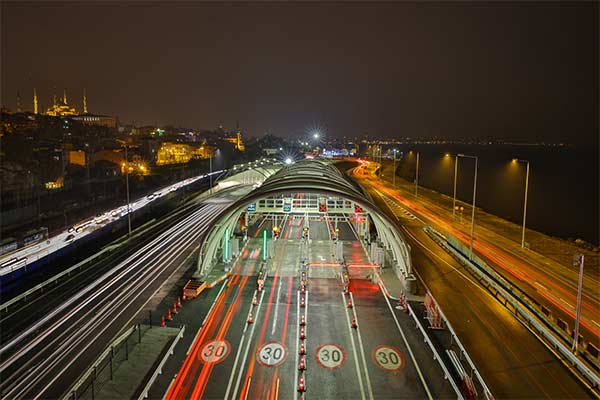 Bosch hjälper till att hålla den nya Eurasia-tunneln säker för ett snabbt trafikflöde.