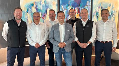 På billedet ses: Gerrit Fleischer, Country Manager Germany & DACH, Prosero Security; Patrick Balmer, CSO, Secusuisse; Urs Franz, COO, Secusuisse; Simon Gasser, CEO, Secusuisse; Urs Hüninger, CTO, Secusuisse; Johan Martinsson, Head of M&A, Prosero Security; Alexander Eberle, CFO, Secusuisse.