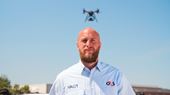 Den avancerede drone er vagtens årvågne øjne oppe i luften.